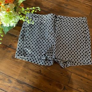 Banana Republic Stretch Shorts Woven black white
